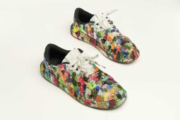 Painting_Over_Fake_Alexander_Mc_Queen_Jeremie-Boyard_2025_03